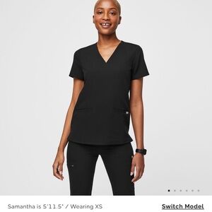 Women’s figs casma top size M GUC black